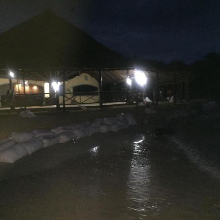 Hotel Pic-Nic Beach Corn Island Exterior foto